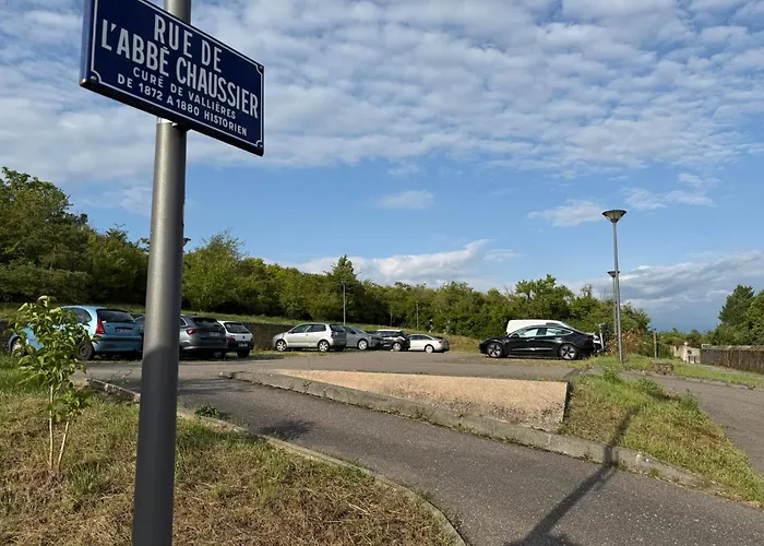 La Canopee - - Netflix Apartment